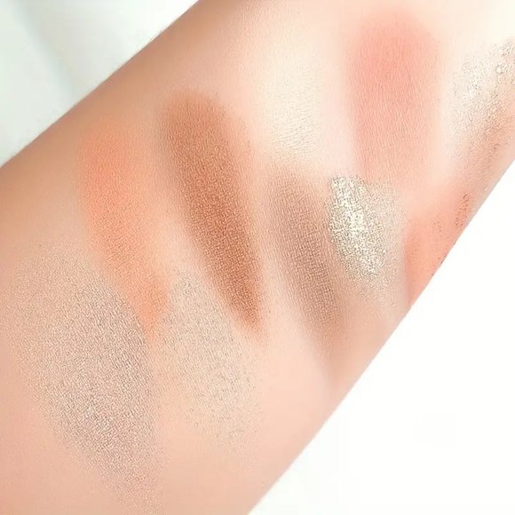 Romantic Embossed Angel Eyeshadow Palette: 10 Colors of Vintage Shimmer … - Picture 4 of 7